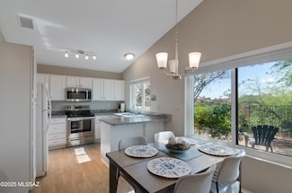 11561 N Eagle Peak Dr, Tucson, AZ 85737