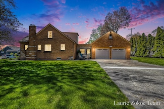 347 Dewitt Ln, Spring Lake, MI 49456