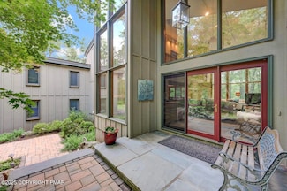 126 Little Fawn Crescent, Pocono Pines, PA 18350