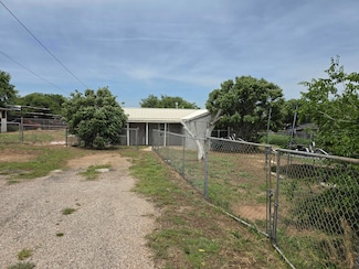 1313 Skyline Dr, Amarillo, TX 79108