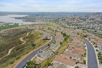 2176 Pointe Pkwy, Spring Valley, CA 91978