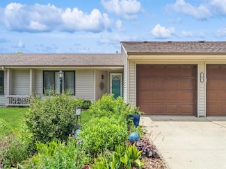 1012 E Competine St Unit 201, Knoxville, IA 50138