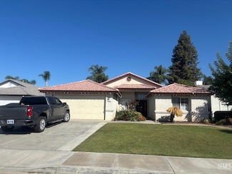 5506 Seasons Dr, Bakersfield, CA 93313