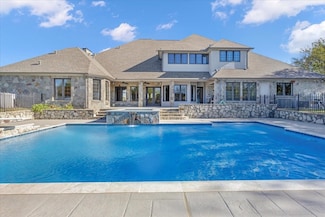 362 Woodland Hills Dr, Sherman, TX 75092