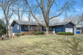 5912 Walnut Dr, Edina, MN 55436