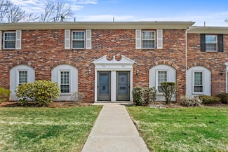 506 Windsor Dr, Framingham, MA 01701