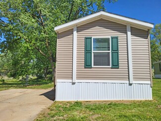 2404 N 8th St Unit 16, Red Oak, IA 51566