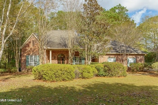 54 Saint Annes Dr, Hattiesburg, MS 39401