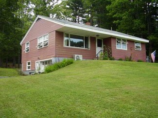 42 Jewell St, Jay, ME 04239