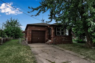 3432 Packard Rd, Niagara Falls, NY 14303