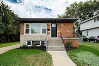 2601 W 98th Place, Evergreen Park, IL 60805