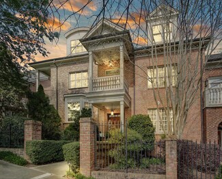 202 W Barbee Chapel Rd, Chapel Hill, NC 27517