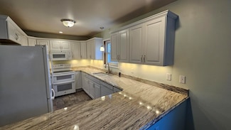 715 Canterberry Ct Unit 102, West Bend, WI 53090