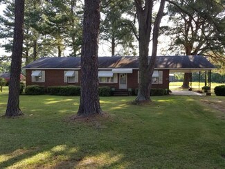 312 Person St, Enfield, NC 27823