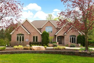 4558 Hunting Valley Ln, Brecksville, OH 44141