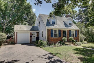 84 Puritan Dr, Warwick, RI 02888