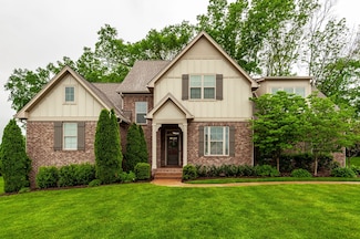 1092 Summerstar Cir, Gallatin, TN 37066