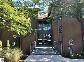 5518 Golfview Ct, Williamsburg, MI 49690