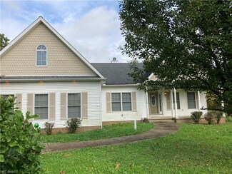 12284 State Route 44, Mantua, OH 44255