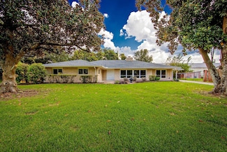 607 Franklin St, Napoleonville, LA 70390