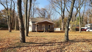 21191 Berg Rd, Southfield, MI 48033