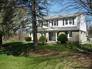 1571 van Hoesen Rd, Castleton On Hudson, NY 12033