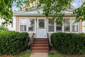 118 W Bent Ave, Oshkosh, WI 54901