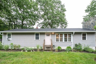 6 Tanglewood Dr, Dover, NH 03820