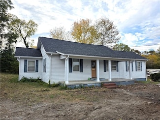 816 Banner St, Mount Airy, NC 27030