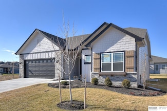 9724 S 103rd St, Papillion, NE 68046