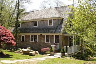 20 Whitman Rd, Woods Hole, MA 02543