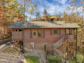 816 Spirit Loop Way, Gatlinburg, TN 37738