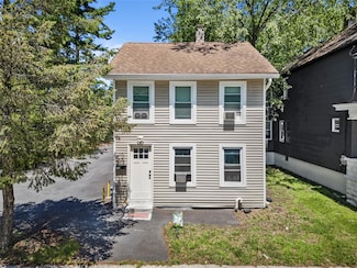 17 Sterling St, Middletown, NY 10940