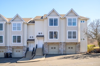 32 Crows Nest Ln Unit 14, Danbury, CT 06810