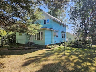 117 E Minnesota Ave, Gilbert, MN 55741