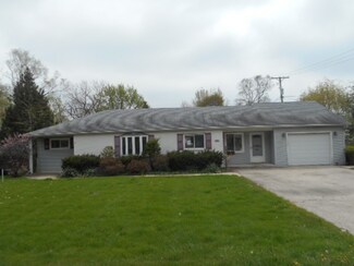 405 Aster Ln, Hoffman Estates, IL 60169