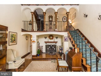 221 Richfield Rd, Upper Darby, PA 19082