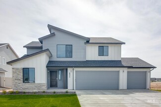 842 E 18th St N, Mountain Home, ID 83647