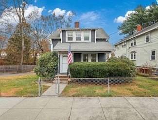 27 Lexington Ave, Hyde Park, MA 02136