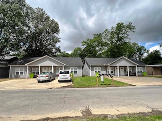 1106 1108 S Maple St, Stuttgart, AR 72160