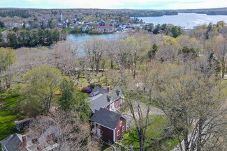 67 Glidden St, Newcastle, ME 04553