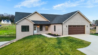 2880 Cherokee Dr, Morristown, TN 37814