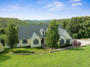 1414 Day Rd, Walnut Shade, MO 65771