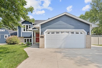 1112 Dakota St S, Shakopee, MN 55379