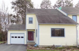 4 Duncan Dr Unit A, South Deerfield, MA 01373