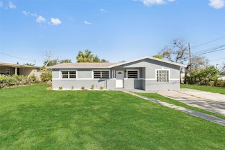 541 E Lime St, Tarpon Springs, FL 34689