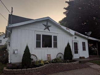 303 Oak St, Medina, NY 14103