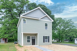 2000 Bertha St, Winston Salem, NC 27107