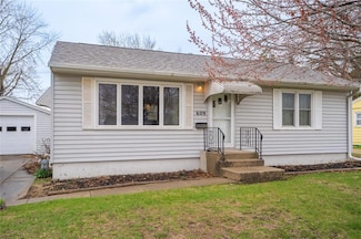 609 E 25th St S, Newton, IA 50208