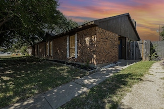 514 Stonehenge Dr, Grand Prairie, TX 75052